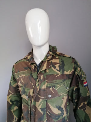Vintage Army / Leger ongevoerde jas. sluiting. Groene camouflage print. Maat M L. Origineel EcoGents