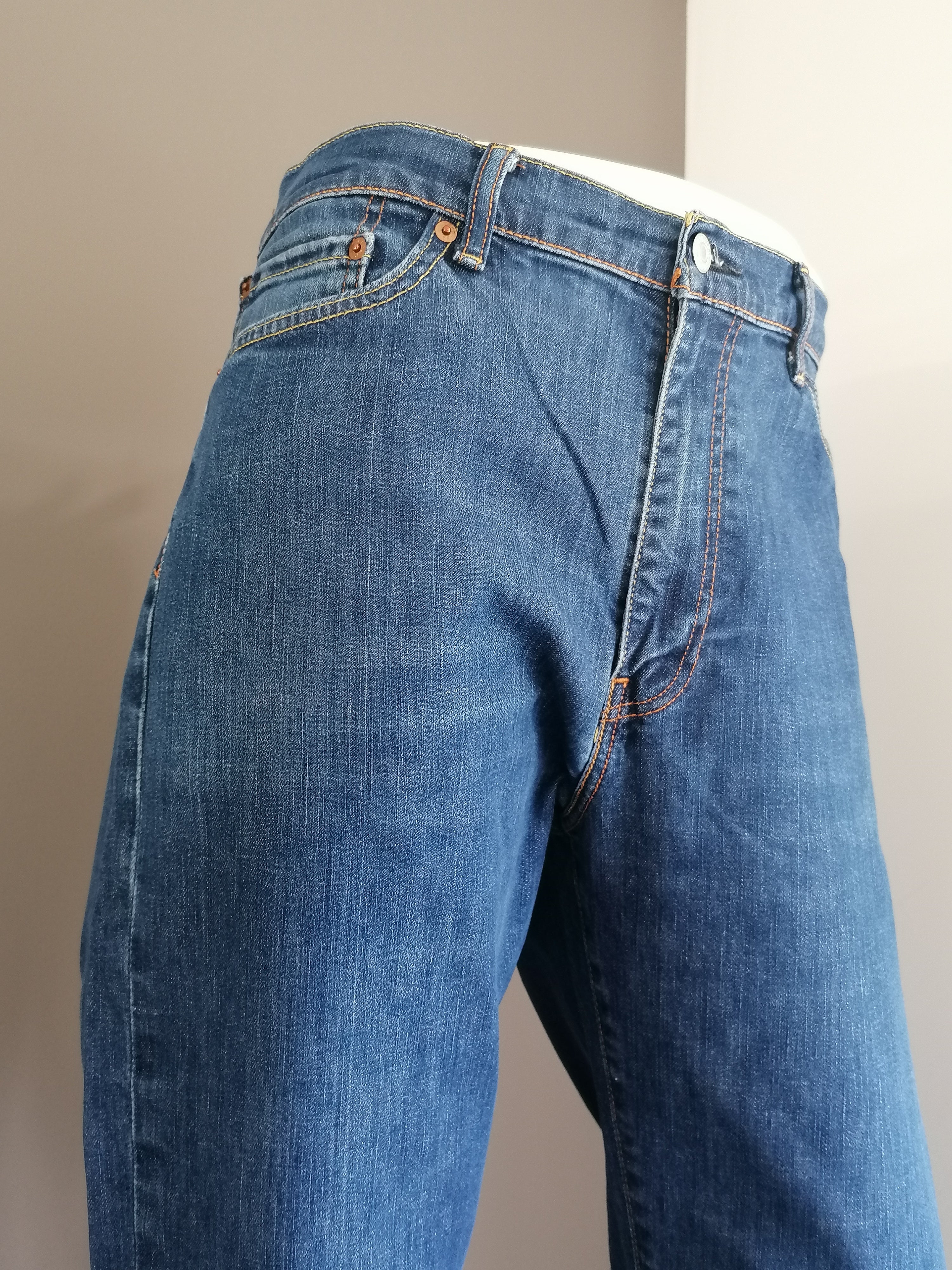 Levi's  751 jeans. Blauw gekleurd. Maat W38 - L30.