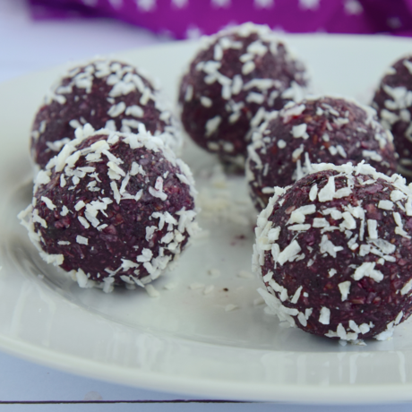 Berry Beautiful Raw balls