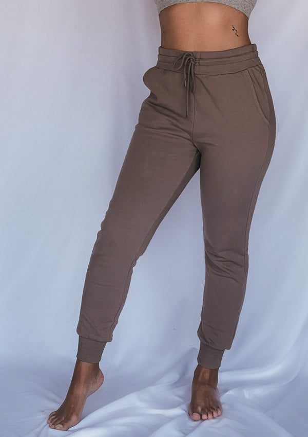 Elevate Your Loungewear Game with our RELAX Jogger – REMI the label