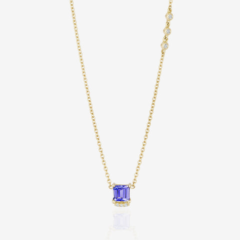 Choker Necklace With a Square-Shaped Tanzanite