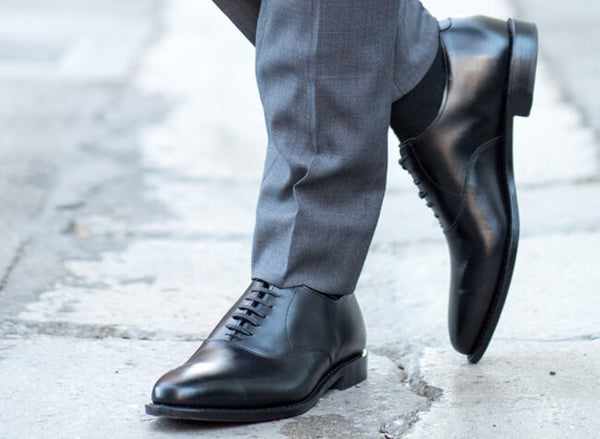 Black Oxford Dress Shoes | How Men Should Dress In Their 30's
