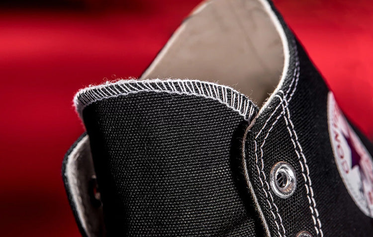 Converse Chuck 70 contrasted stitching on the tounge
