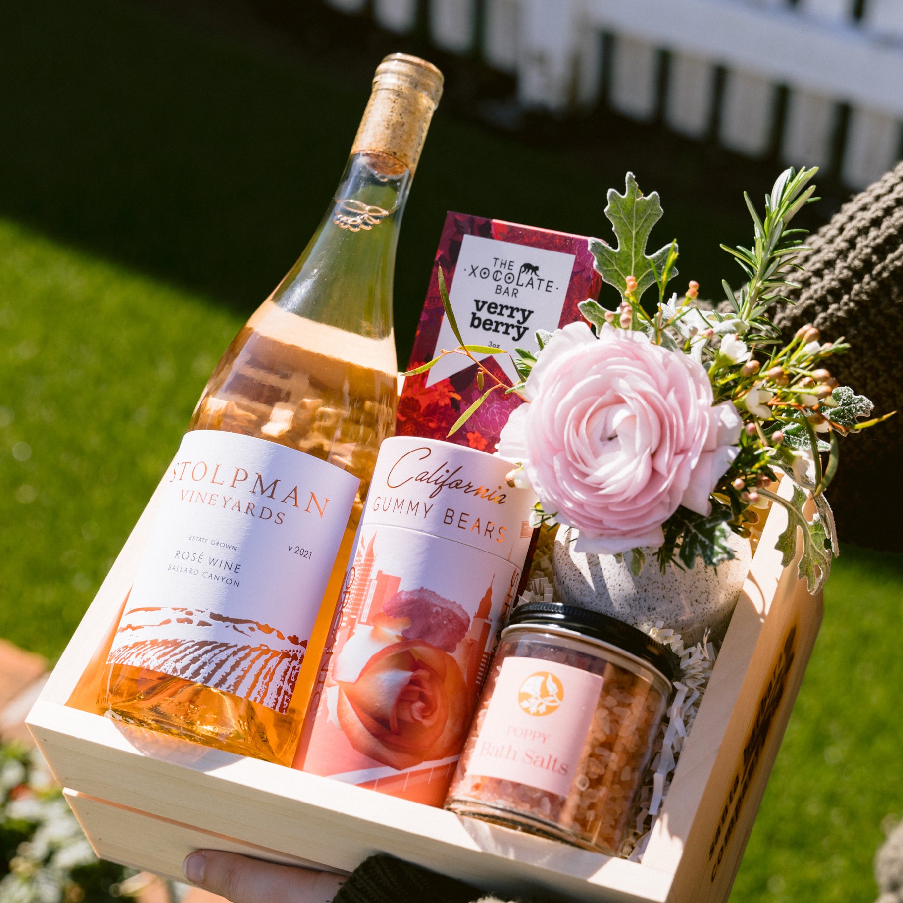 STOLPMAN ROSÉ GIFT BOX outside