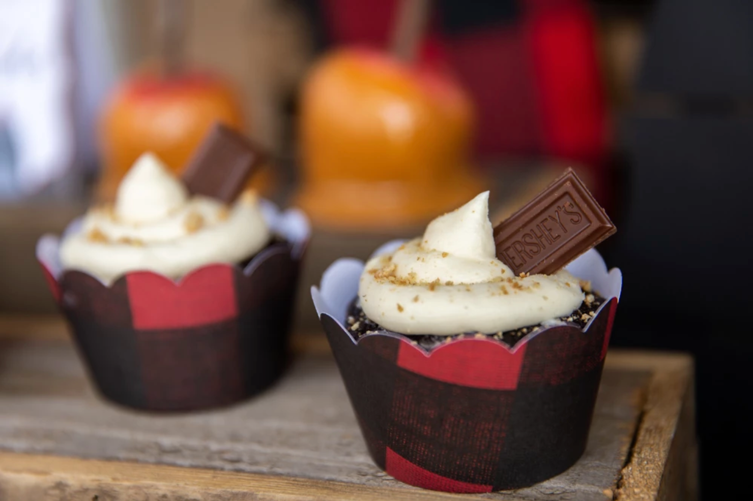 S'mores Cupcakes with Buffalo Plaid Cupcake Liners