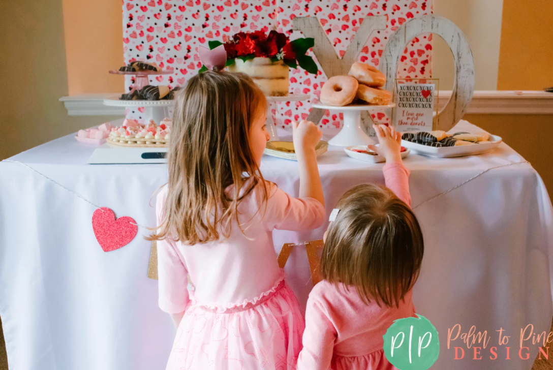 How to create a valentines dessert table