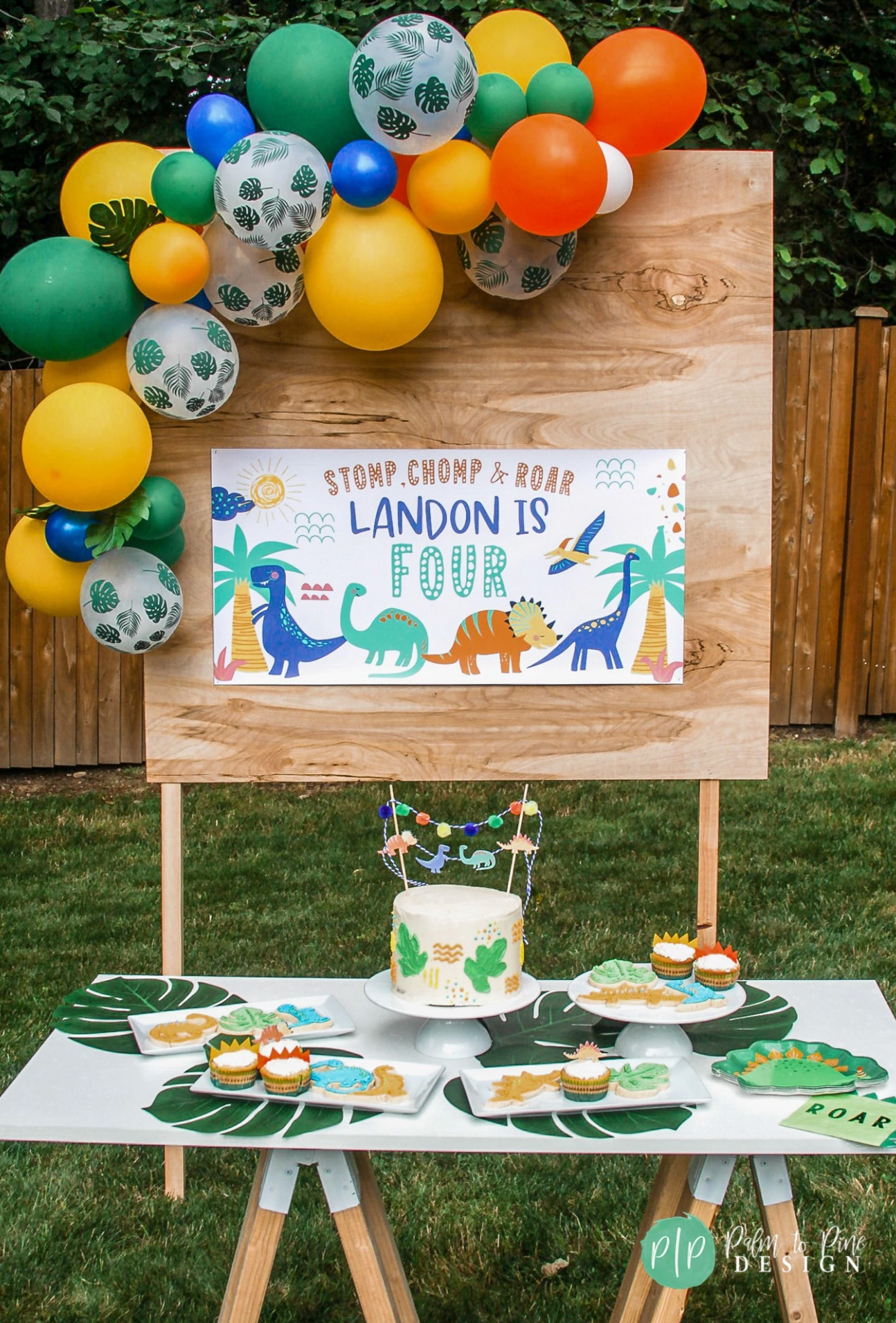 dinosaur birthday treats, dinosaur dessert ideas, dinosaur dessert table