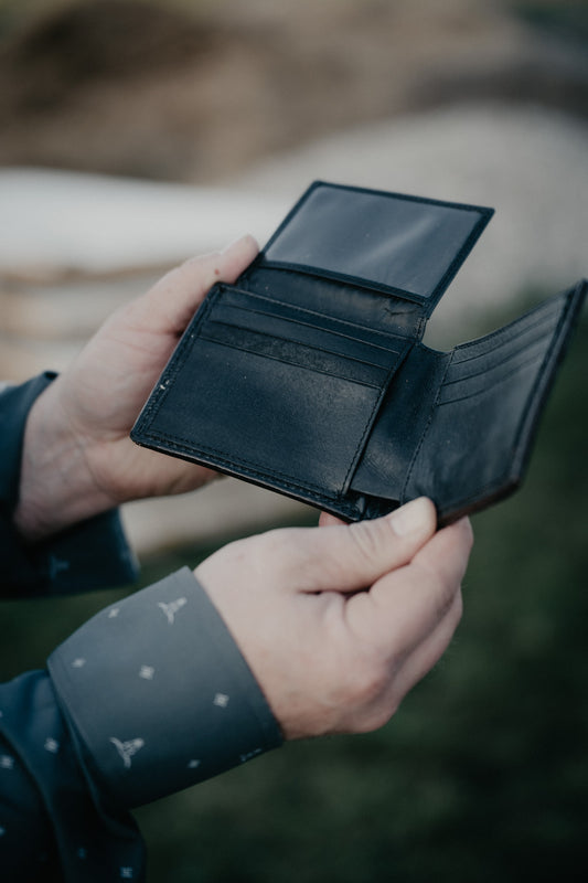 Double J Saddlery Men's Hand-Tooled Bifold Wallet