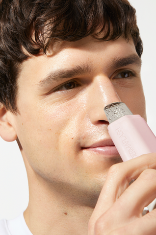 Image of male model using DERMAPORE+ in Blush on his nose