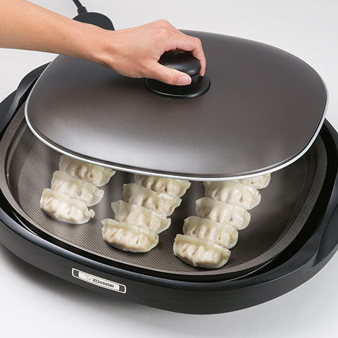 Get Zojirushi Gourmet Expert Skillet with Dual-Sided Hot Pot Delivered