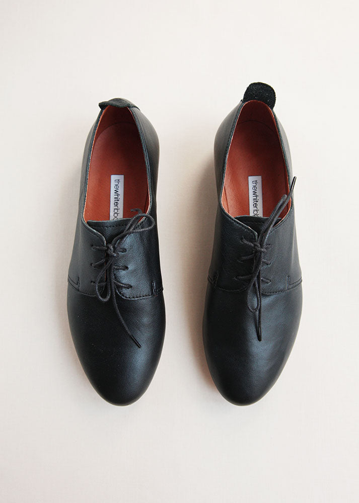 classic black oxford shoes