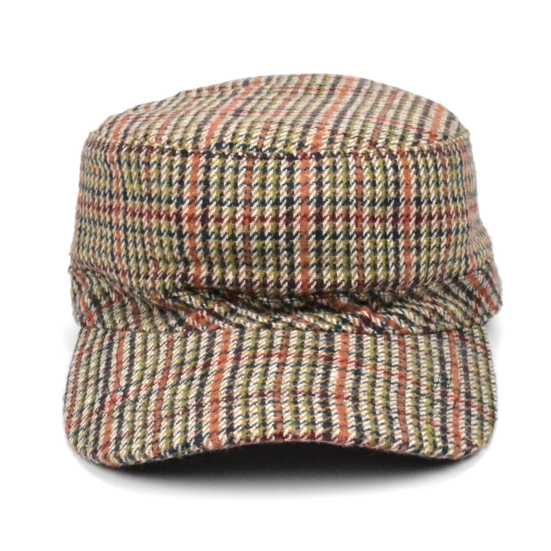 Classic Tweed country flat cap with flat top and curved peak - Brown