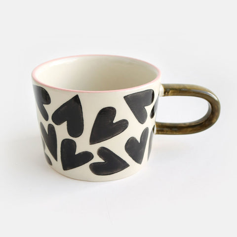 mono heart mug