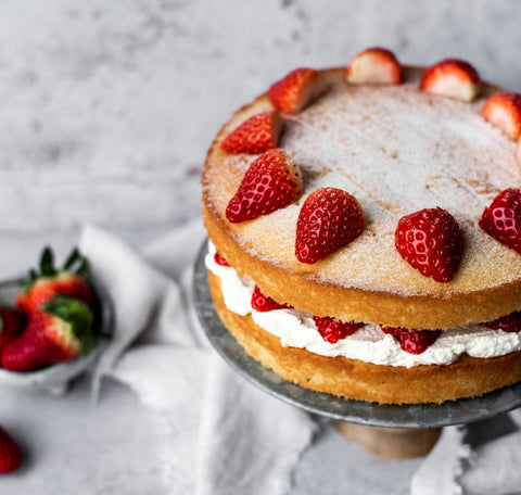 Victoria Sponge Cake Strawberries