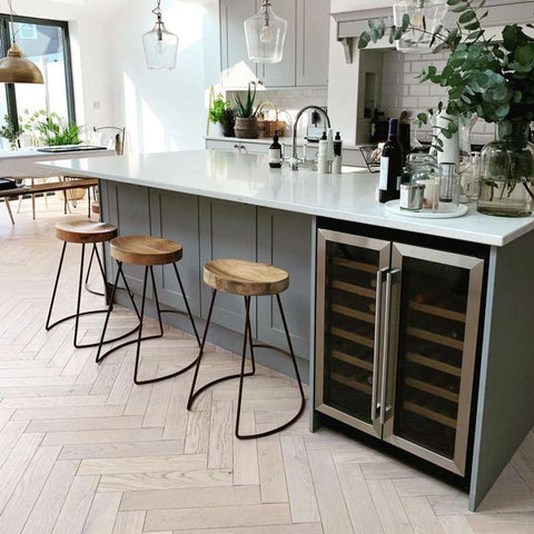 shaker kitchen with wood effect porcelain tiles