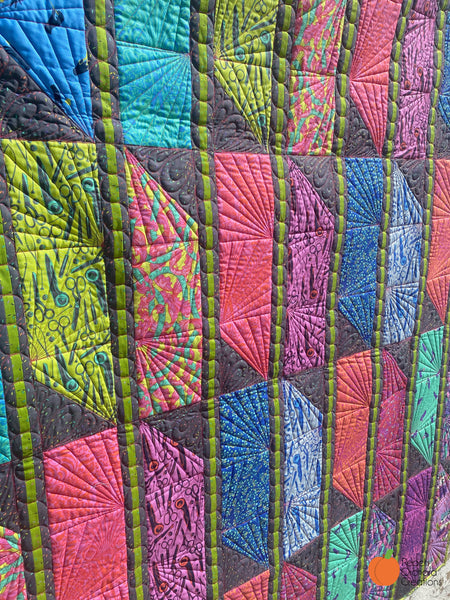 Striped Jewel Patter, Modern quilt, modern quilt pattern, tula pink, Homemade, tula pink homemade, big block quilt, bright quilt, ruler quilting, feather quilting, modern quilting, free motion quilting