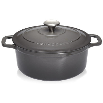 Chasseur Cast Iron Round Casserole With Cover, Caviar With Black Inner