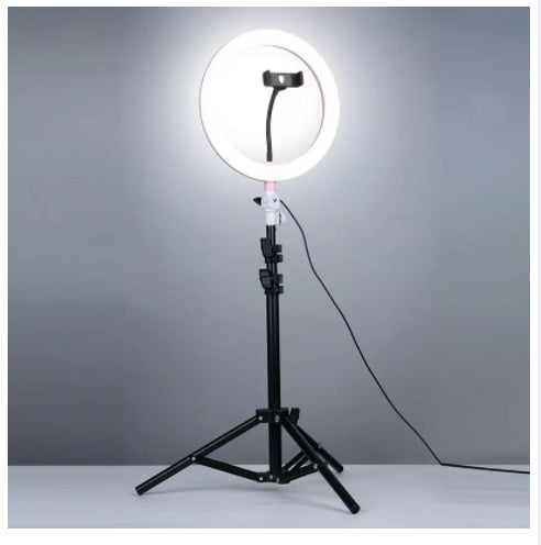 circle light with tripod