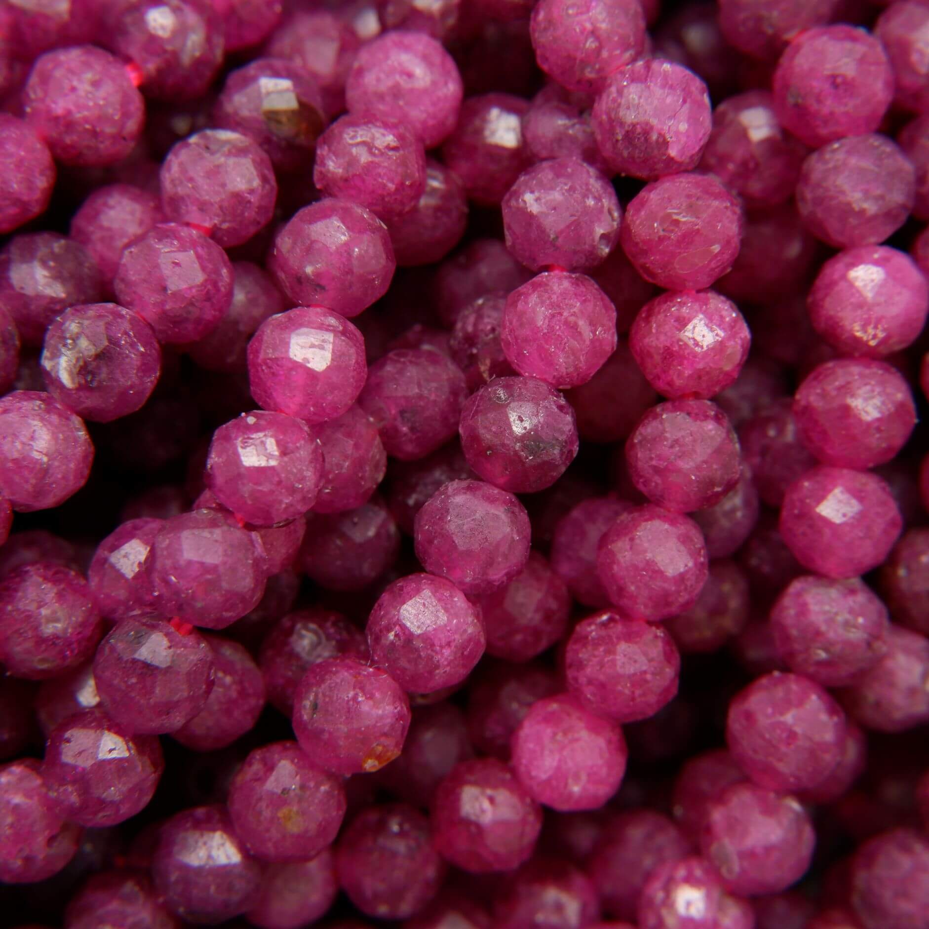 Ruby · Microfaceted · Round · 2mm, 3mm, 4mm