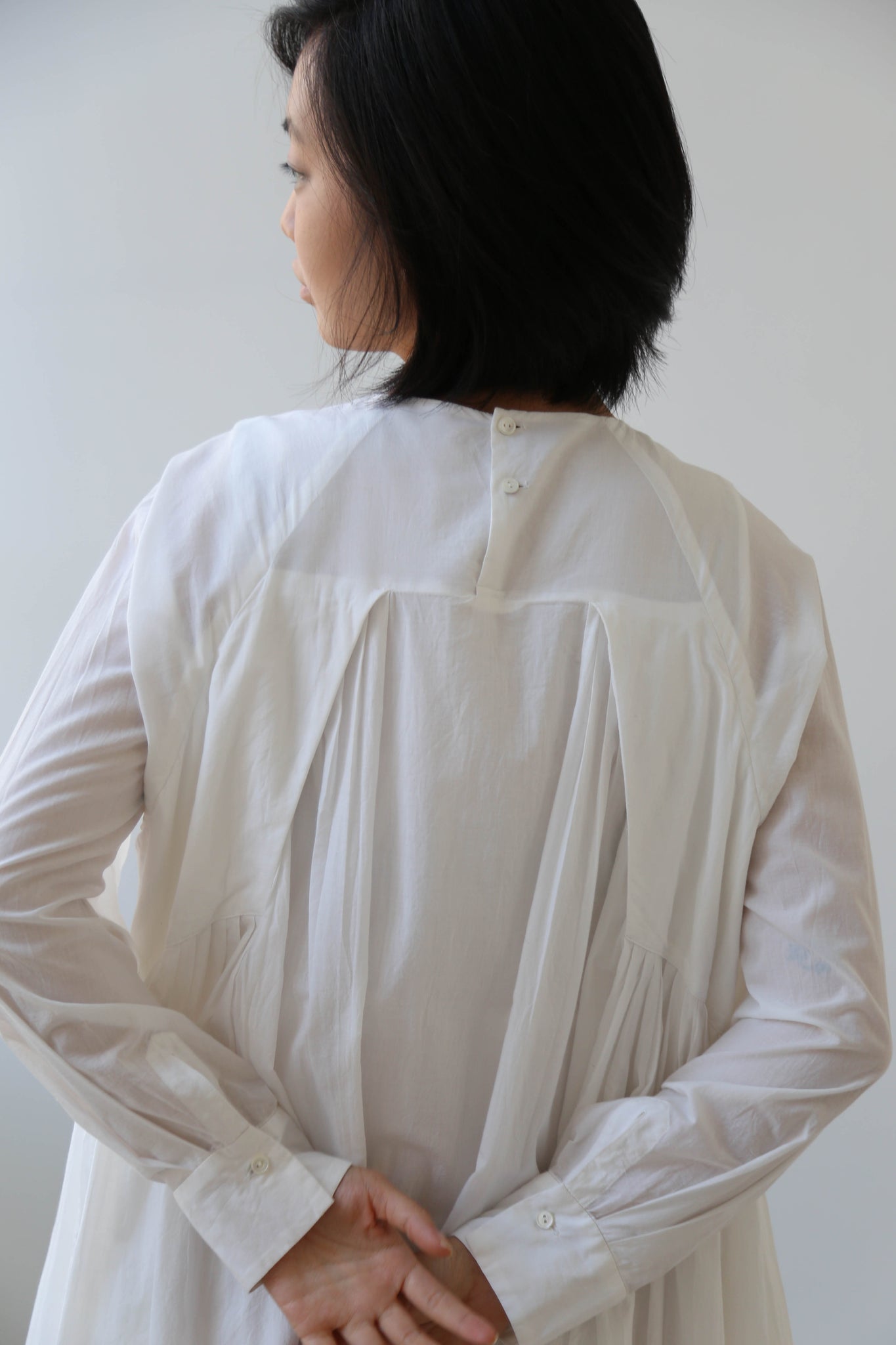 rennes — Arts & Science Raglan Gather Pleat Dress in Off White