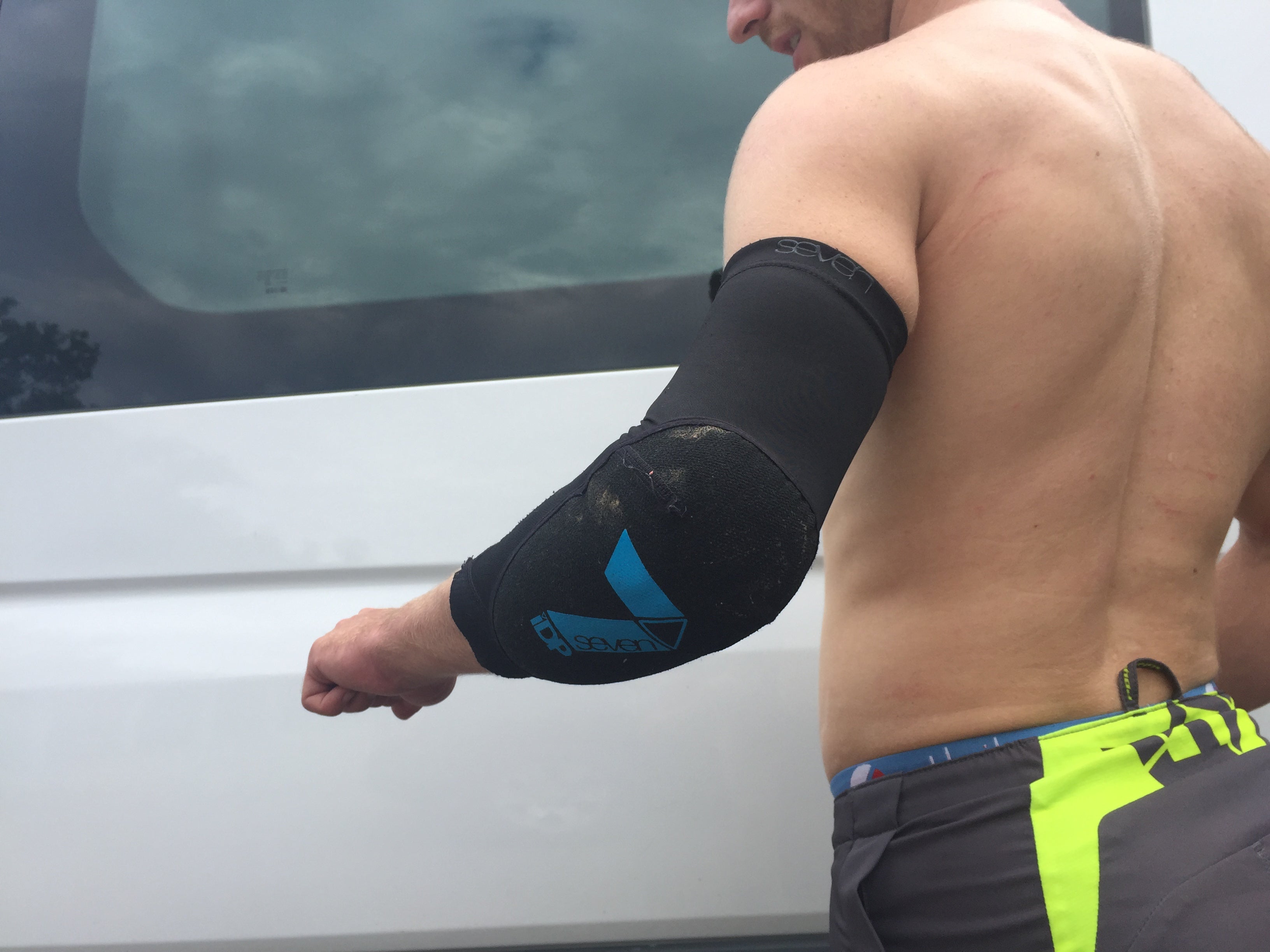 7iDP Transition Elbow Pads Review - Worldwide Cyclery