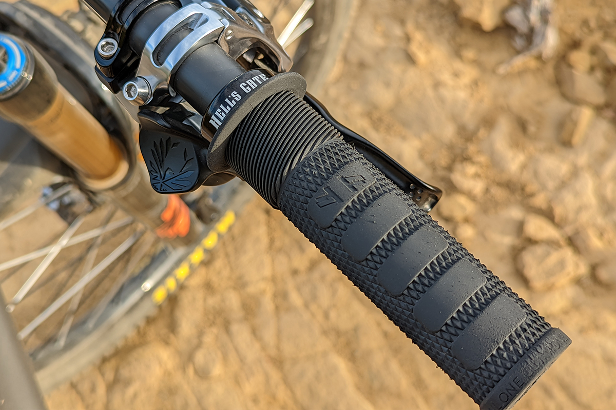 TRAIL ONE COMPONENTS HELL'S GATE GRIP