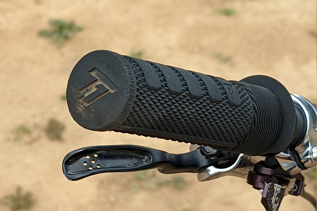 TRAIL ONE COMPONENTS HELL'S GATE GRIP