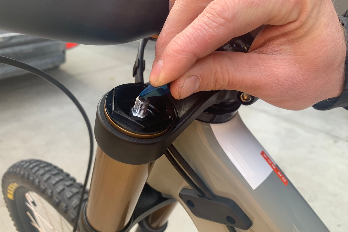 How To: Installing Volume Reducers on 2020 Fox Forks - Worldwide Cyclery