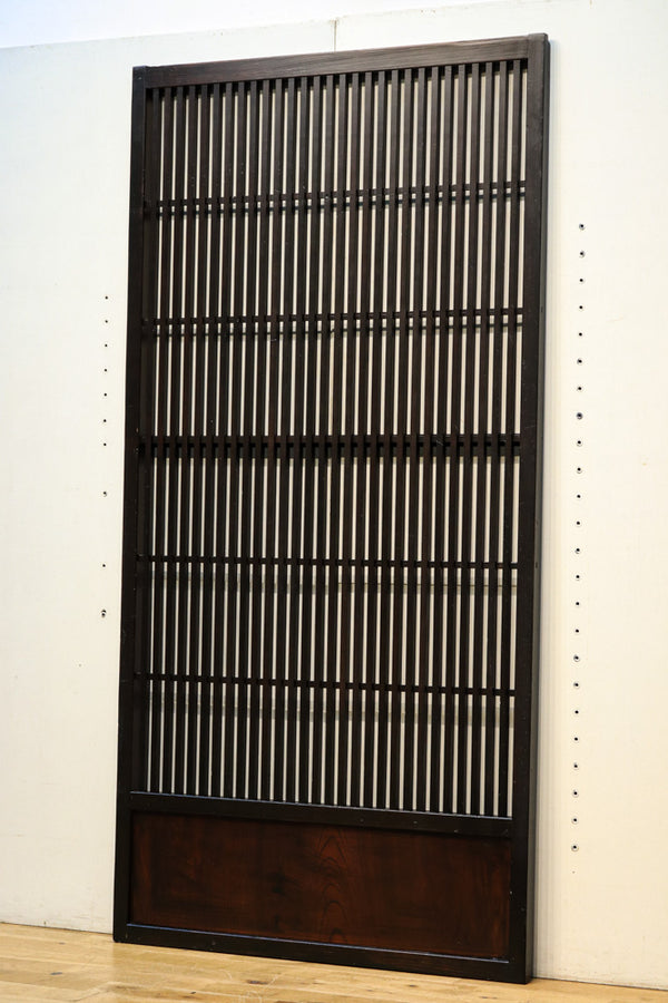 幅875ミリ 格子の並びが美しい腰板欅格子戸 F6829c 在庫 c:1枚 – 古福 