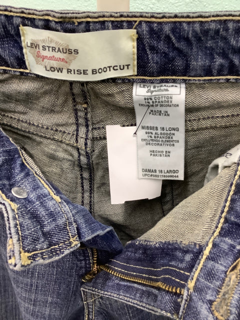 Levi Strauss Signature Low Rise Bootcut Jeans Size 16L 2C – All Seasons  Resale