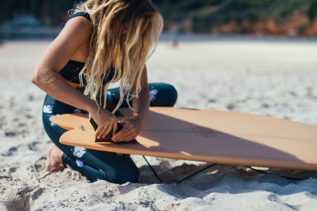 Salt Gypsy releases new colours in their women's surfboard range. Apricot in the Shorebird twin fin. | us.saltgypsy.com #saltgypsy #womenwhosurf #saltgypsyboards #womenssurfboards