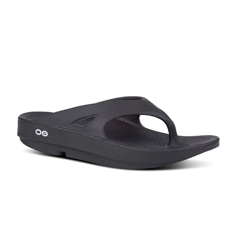 The Oofos Oorginal in Black from Lucky Shoes is a recovery sandal that creates shock absorption between the foot and the ground because of the cushioning it has.