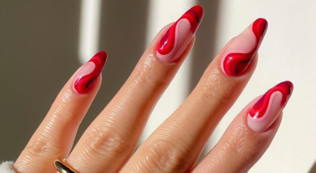 Idée d'Ongles Ondes Rouge