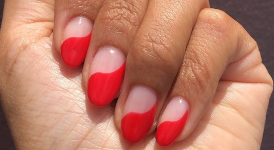 Idée d'Ongles Swoosh Rouge 