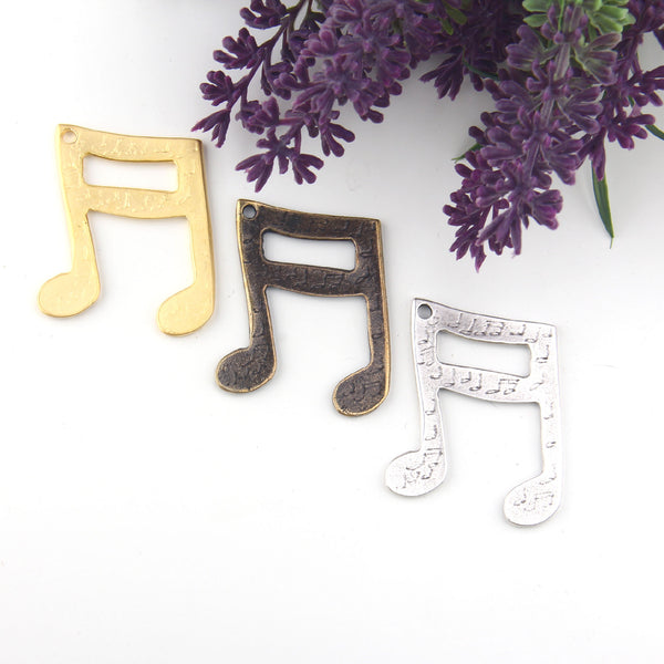 Music Note Pendant, Musical Pendant, Gold Musical Note, Quaver Pendant, 1 piece // GP-710