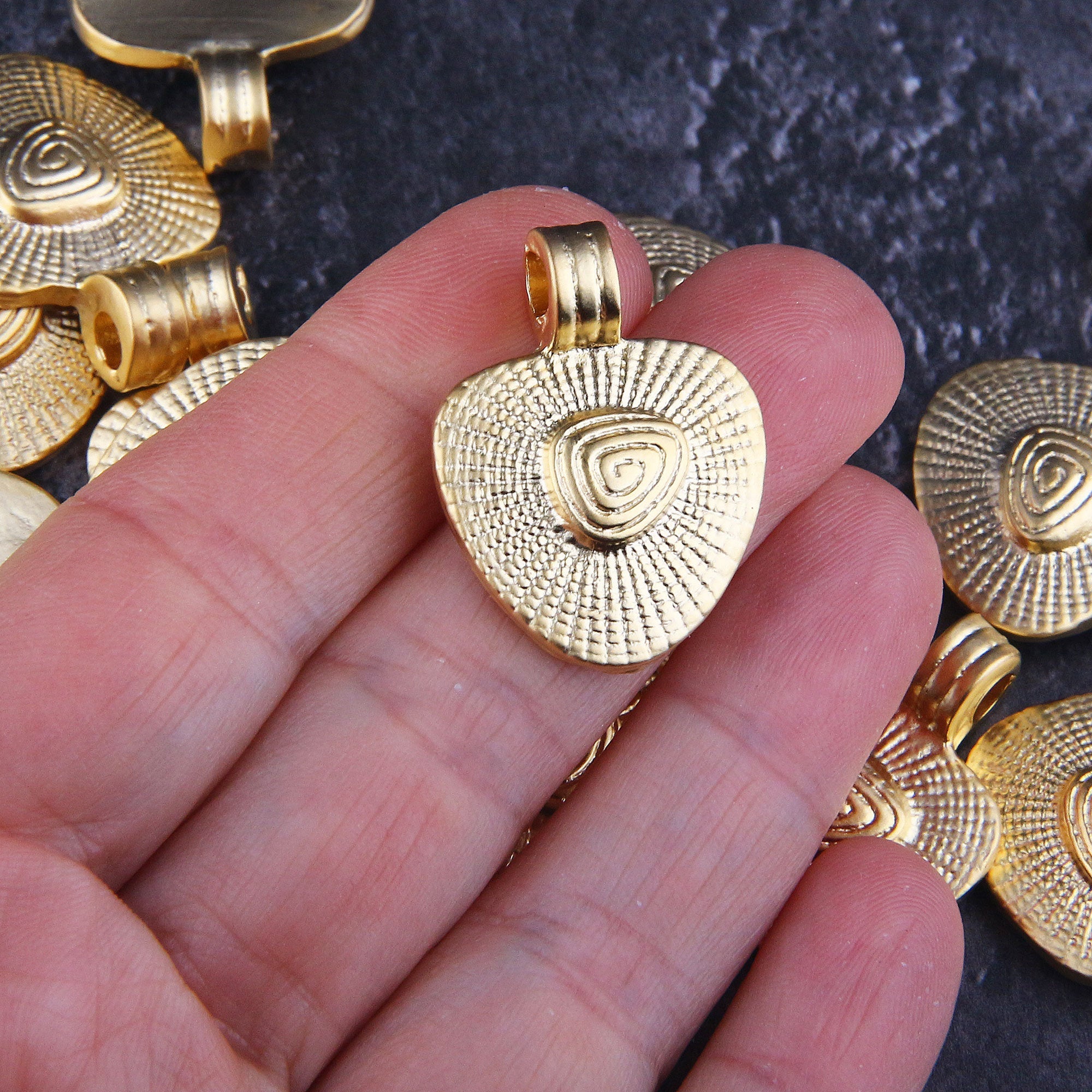 Gold Plated Triangle Swirl Pendants, Swirl Pendants, Swirl Pendant, Jewelry Supplies, 2 pieces // GP-677