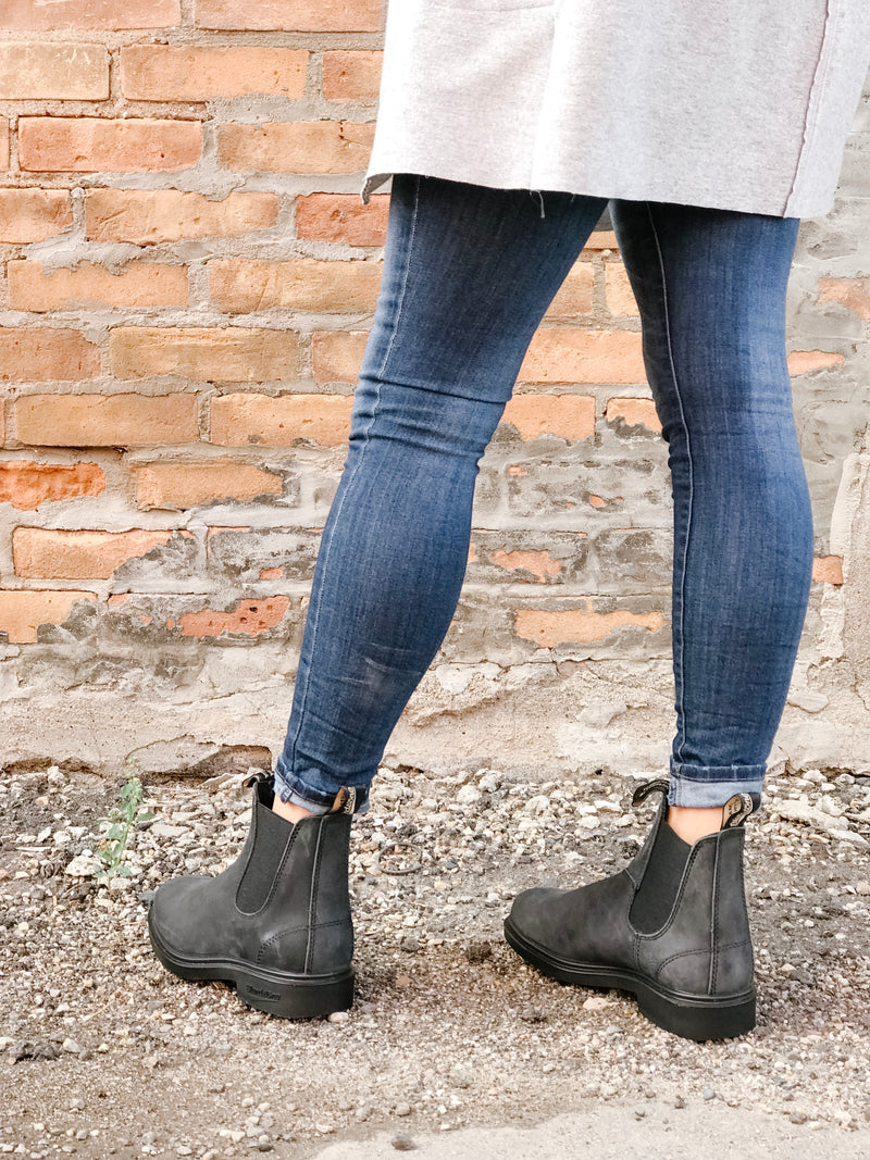 blundstone chisel toe rustic black