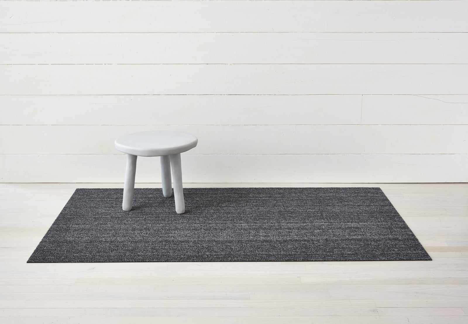Chilewich Scout Floor Mat in Graphite - Grounded