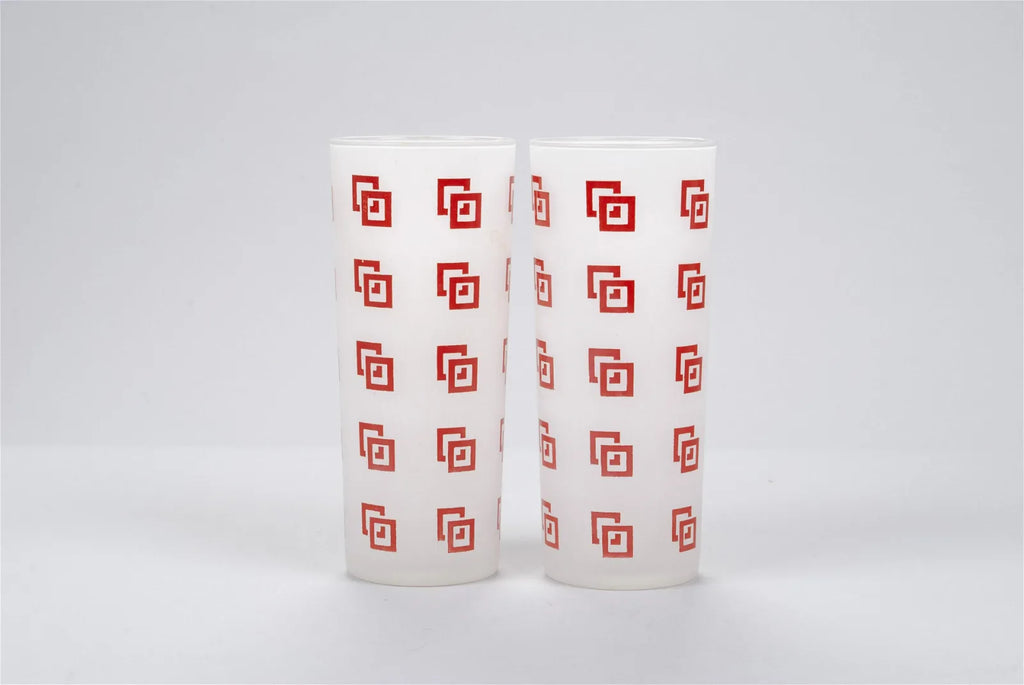 https://cdn.shopify.com/s/files/1/0352/1187/0348/products/redtumblers_1024x1024.webp?v=1658329848