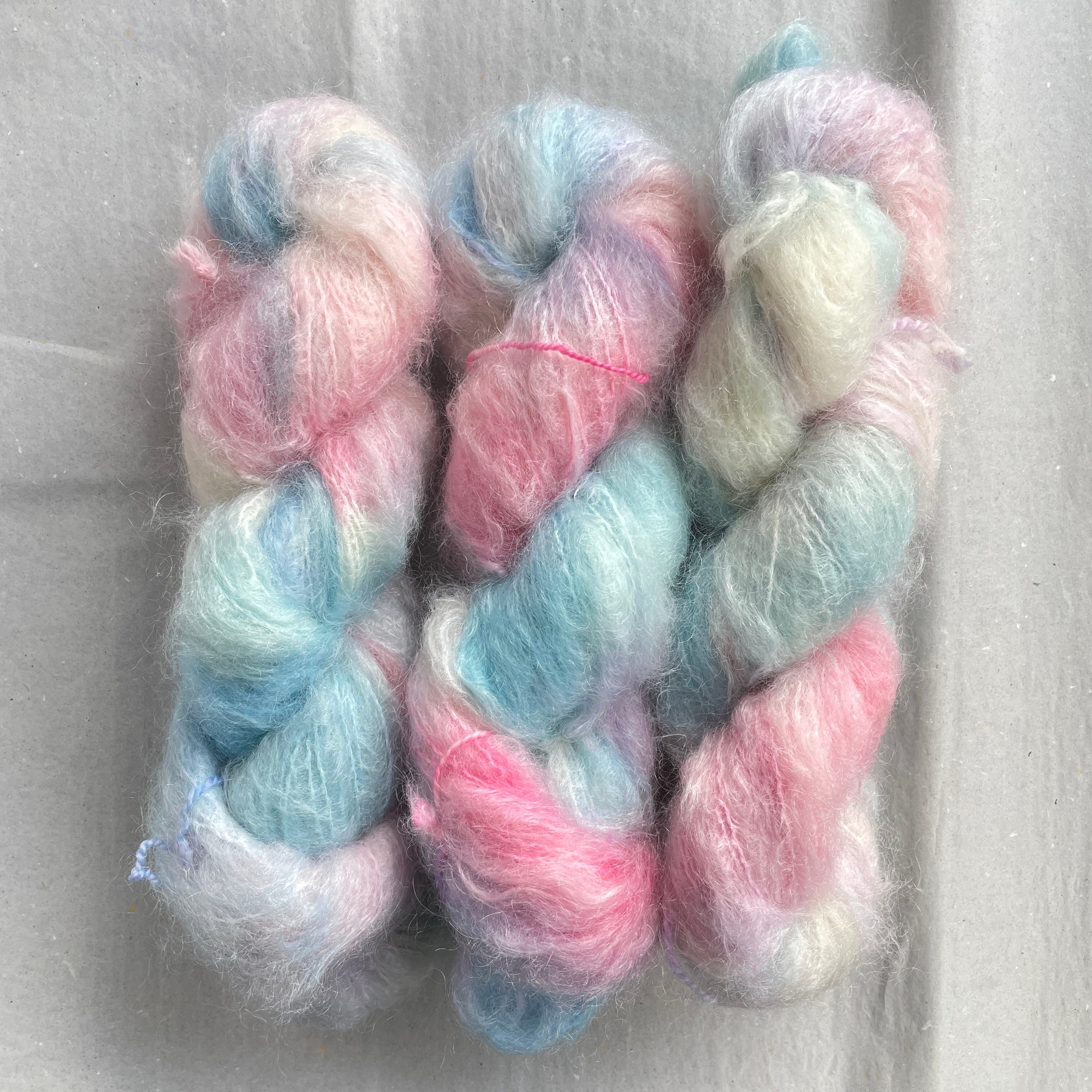 Billede af Alice i Eventyrland light tyk mohair - 100 g