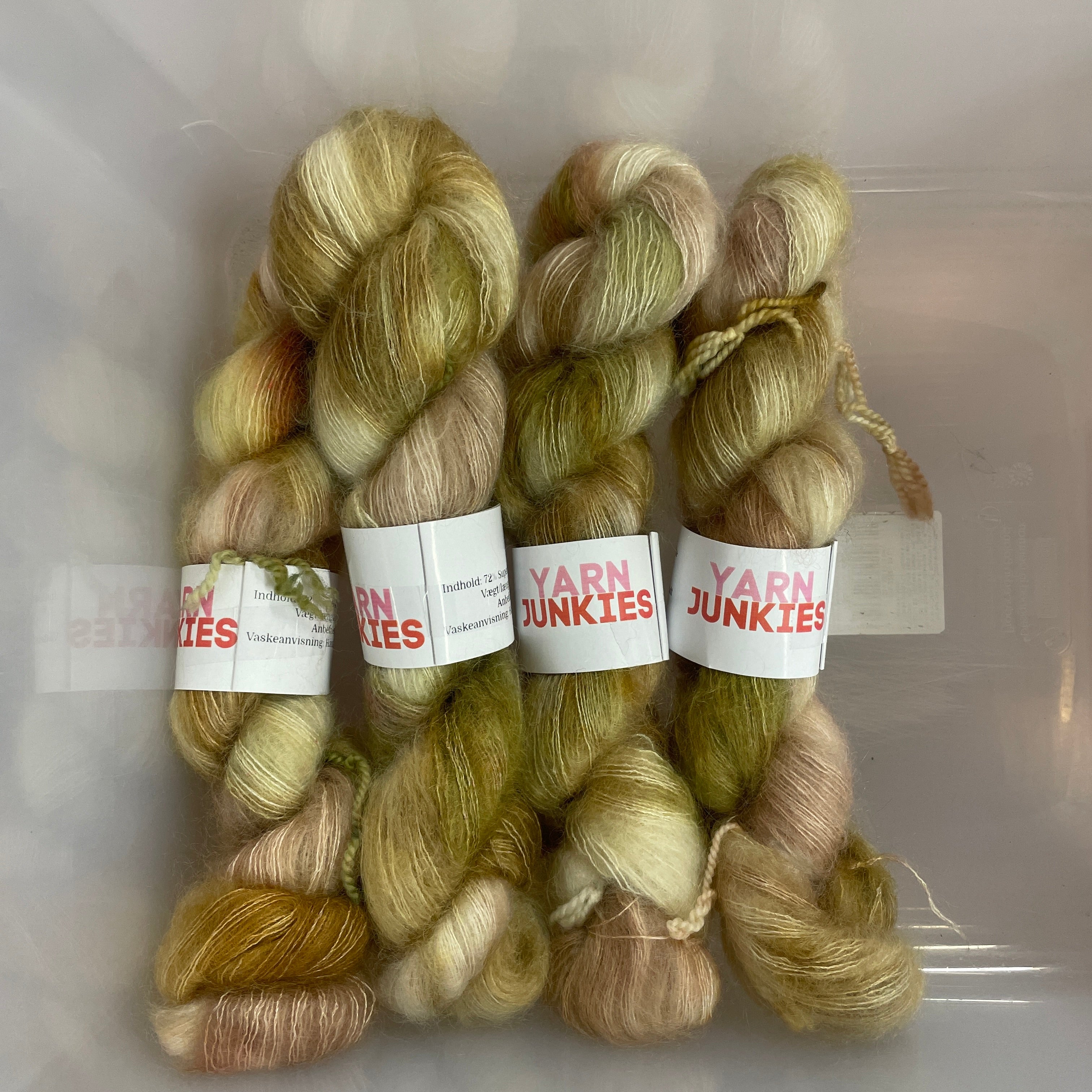 Billede af 106 - 1 stk håndfarvet mohair (forårsfornemmelse) - 50 g