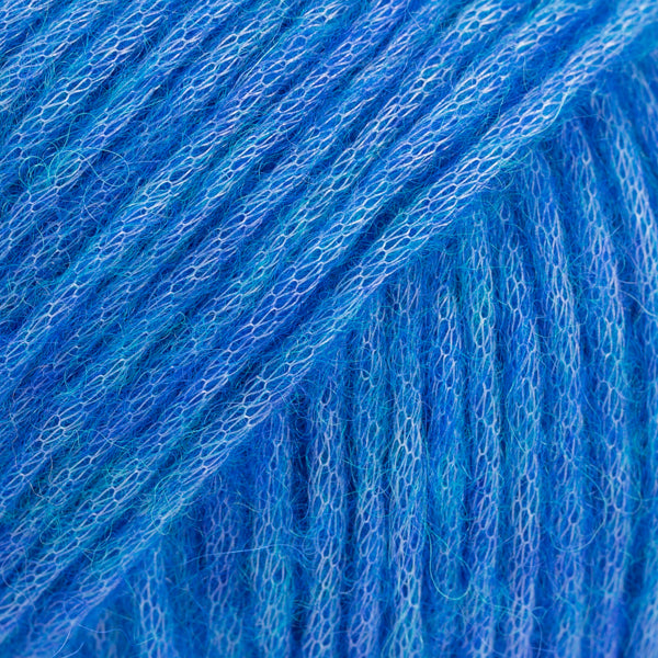 Se Drops Air - 37 Bluebird - 50 g hos Yarnjunkies