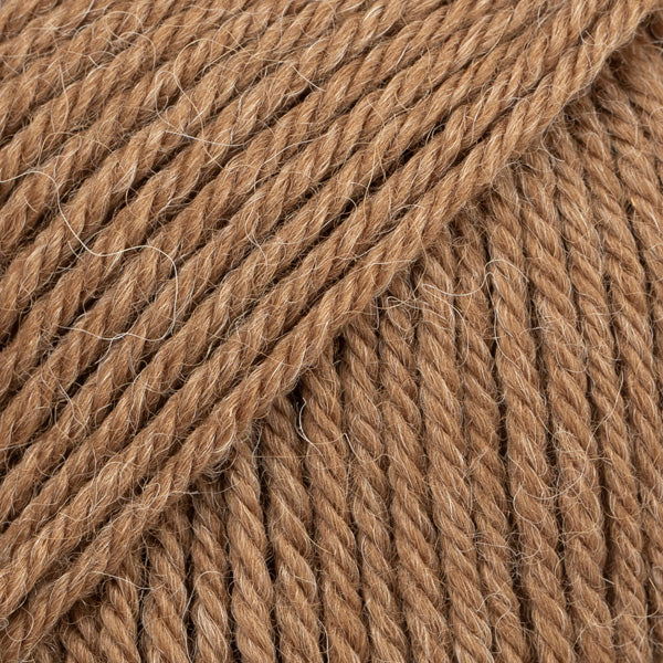 Se Drops Lima - 9024 Mandel - 50 g hos Yarnjunkies