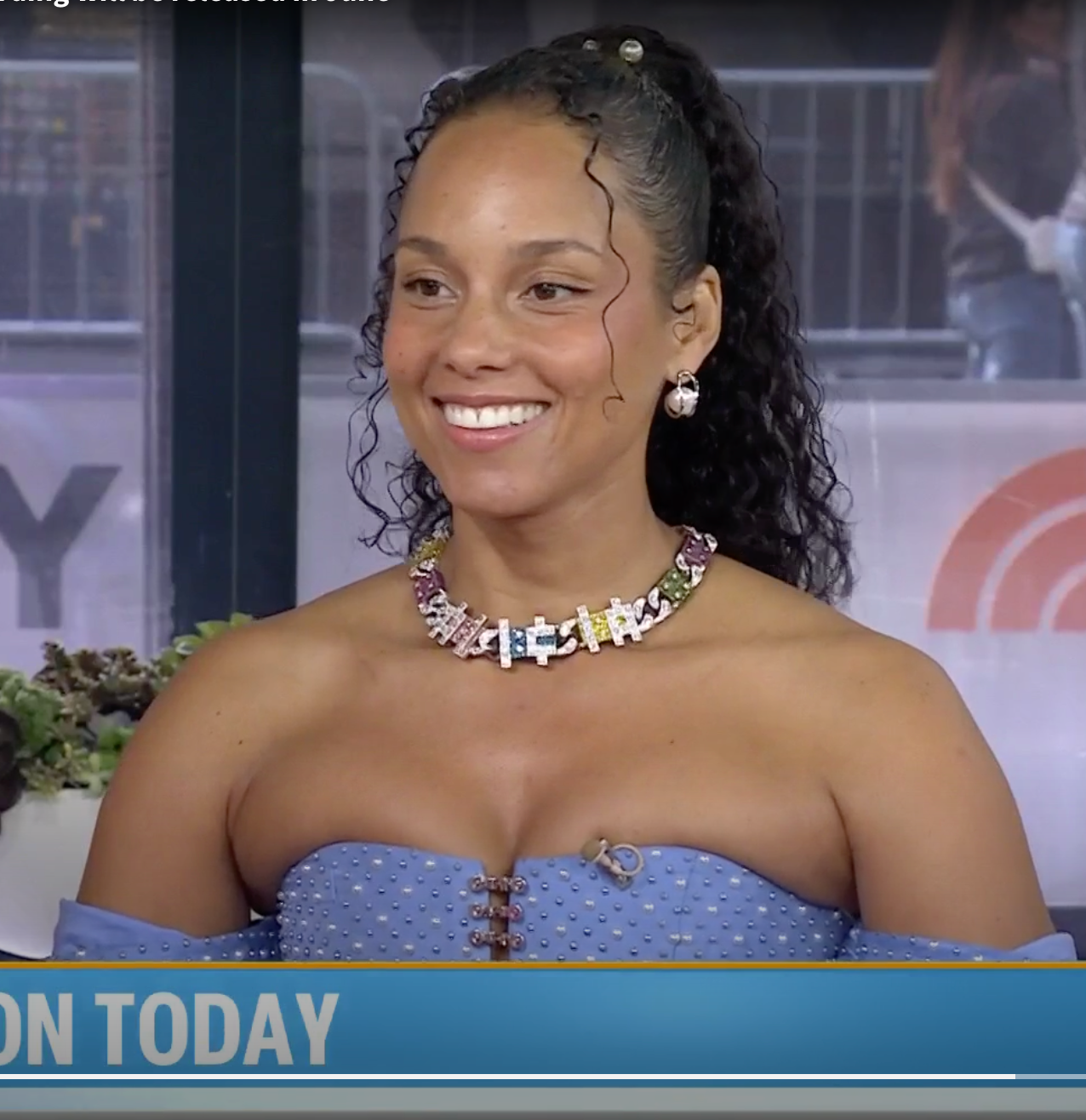 Alicia Keys silver pearl earrings Today Show Lady Grey Jewelry