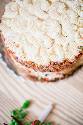 carrot cake with swirls on top