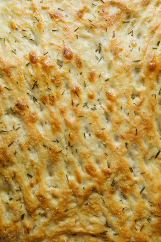 close up rosemary parmesan bread