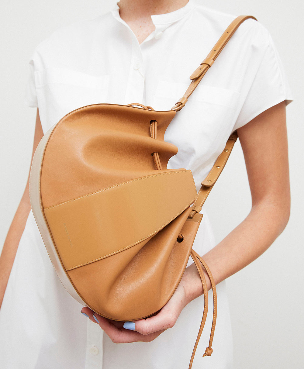 Mansur Gavriel drawstring bucket bag review – Bay Area Fashionista