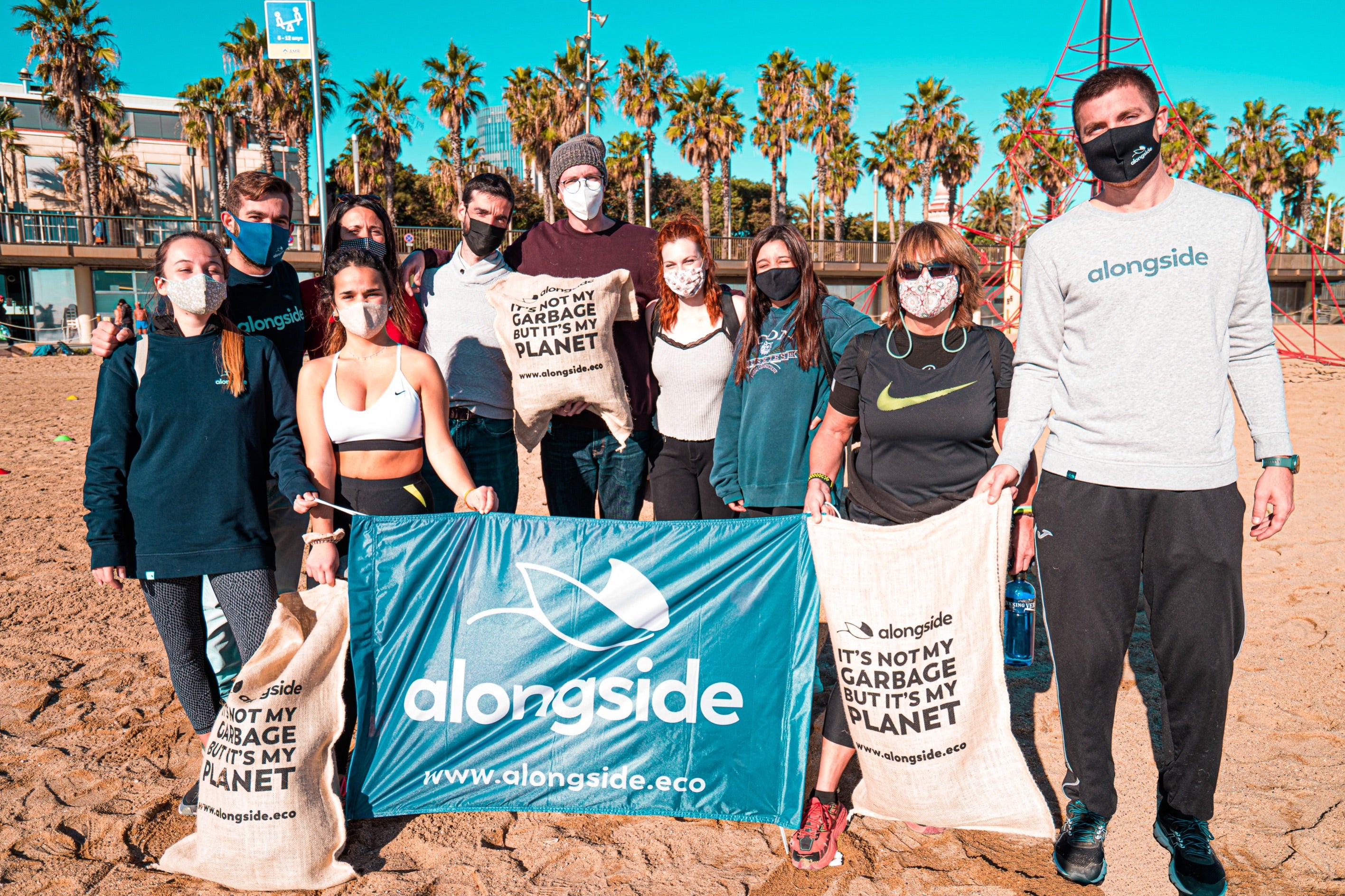 alongside.eco beach cleaning in La Barceloneta