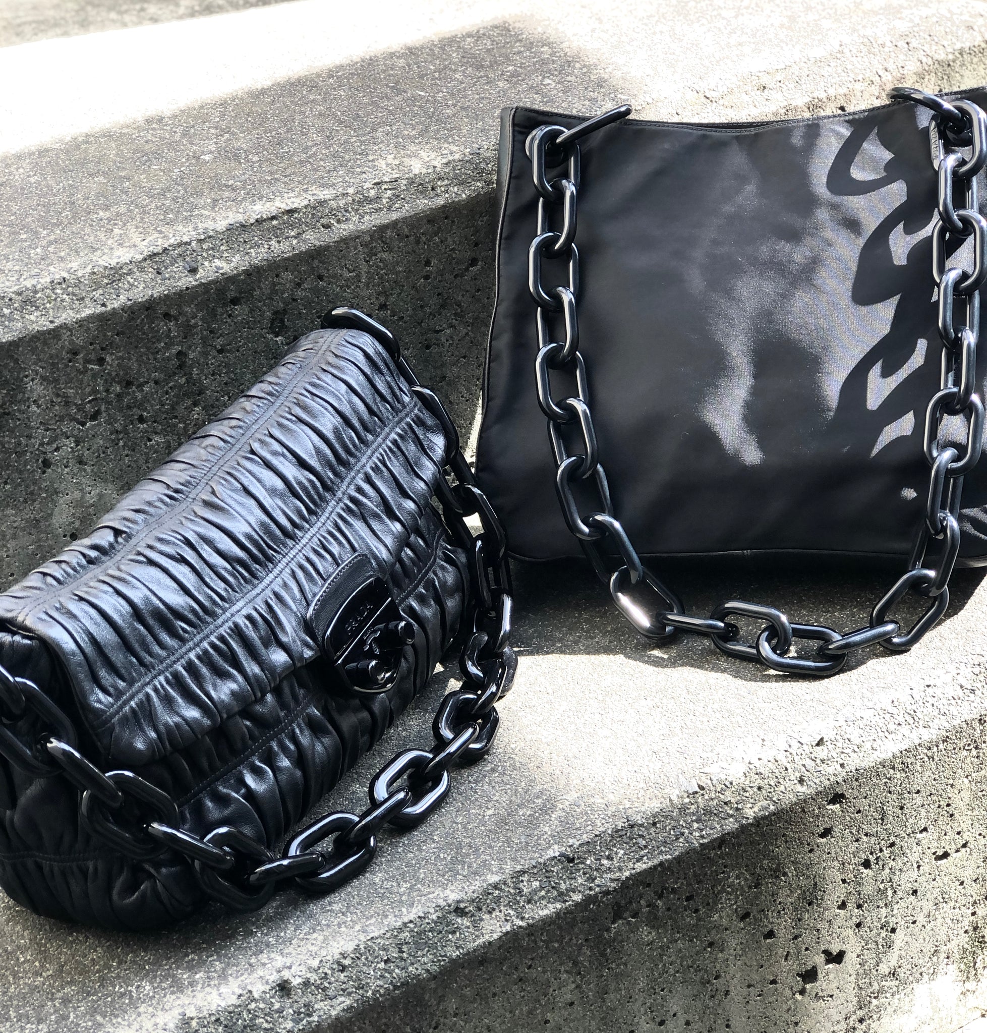 PRADA logo leather plastic chain front lock shoulder bag black vintage –  VintageShop solo
