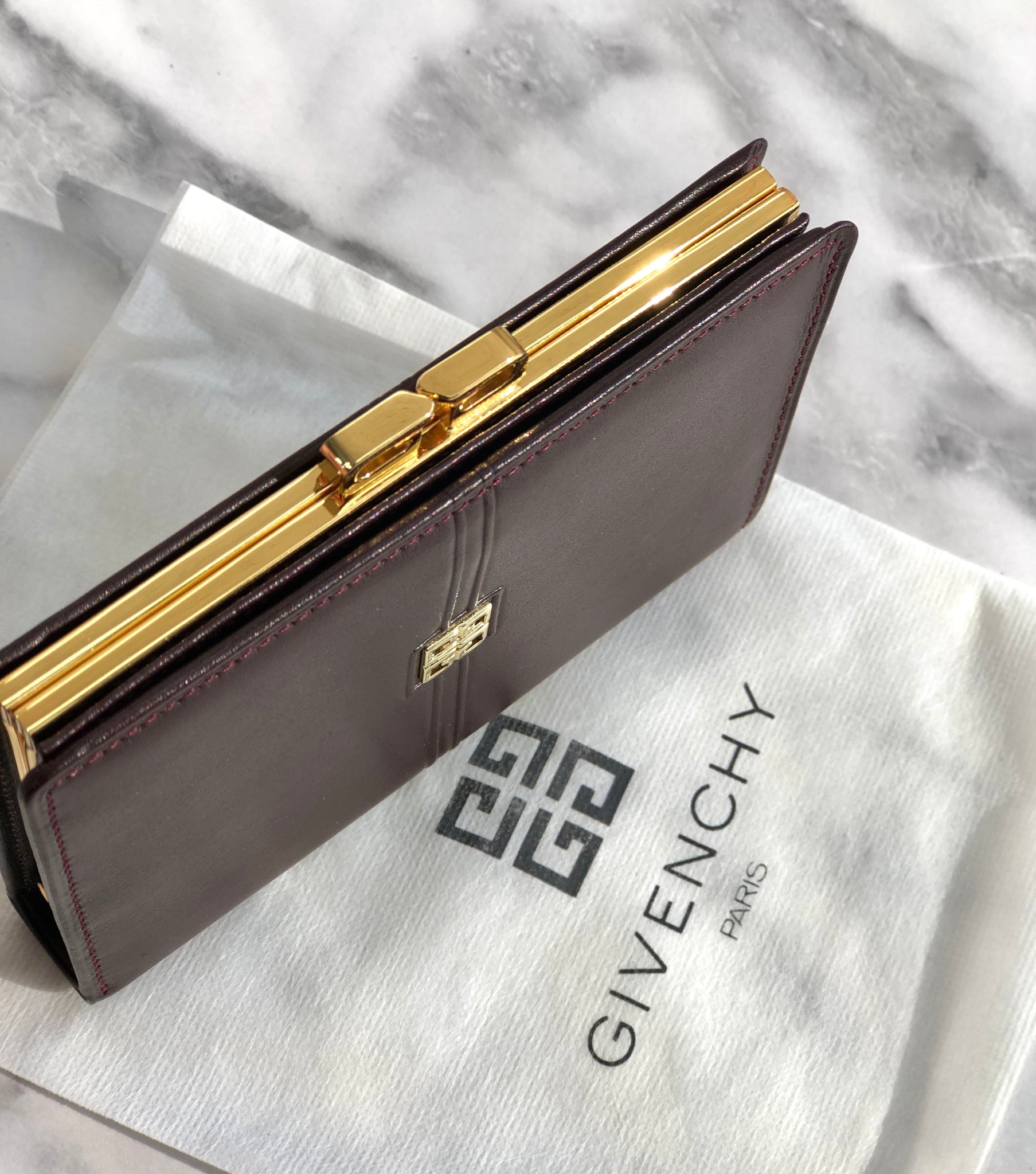 GIVENCHY Logo Clasp Compact wallet Brown Vintage Old gk648r – VintageShop  solo